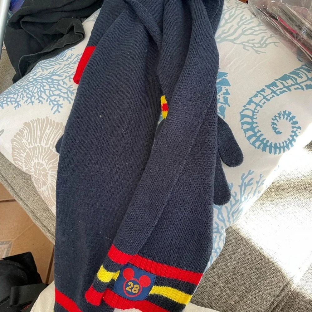 Disney Mickey Mouse Officially Licensed 4pc winter hat scarf gloves unisex kids